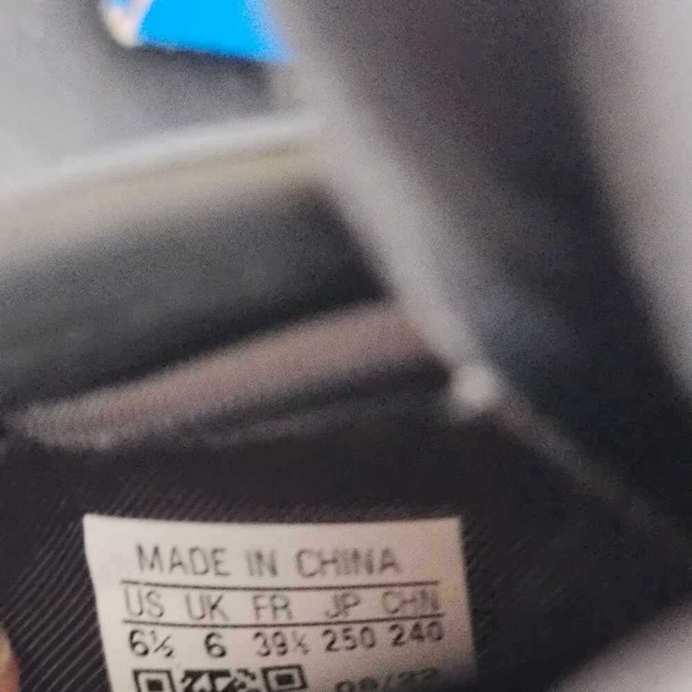 Addidas - Picture 6 of 6